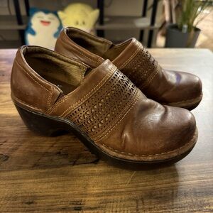 Ariat Piedmont Clogs 6.5 Brown Laser Cut Overlay Leather Slip On Comfort Shoes